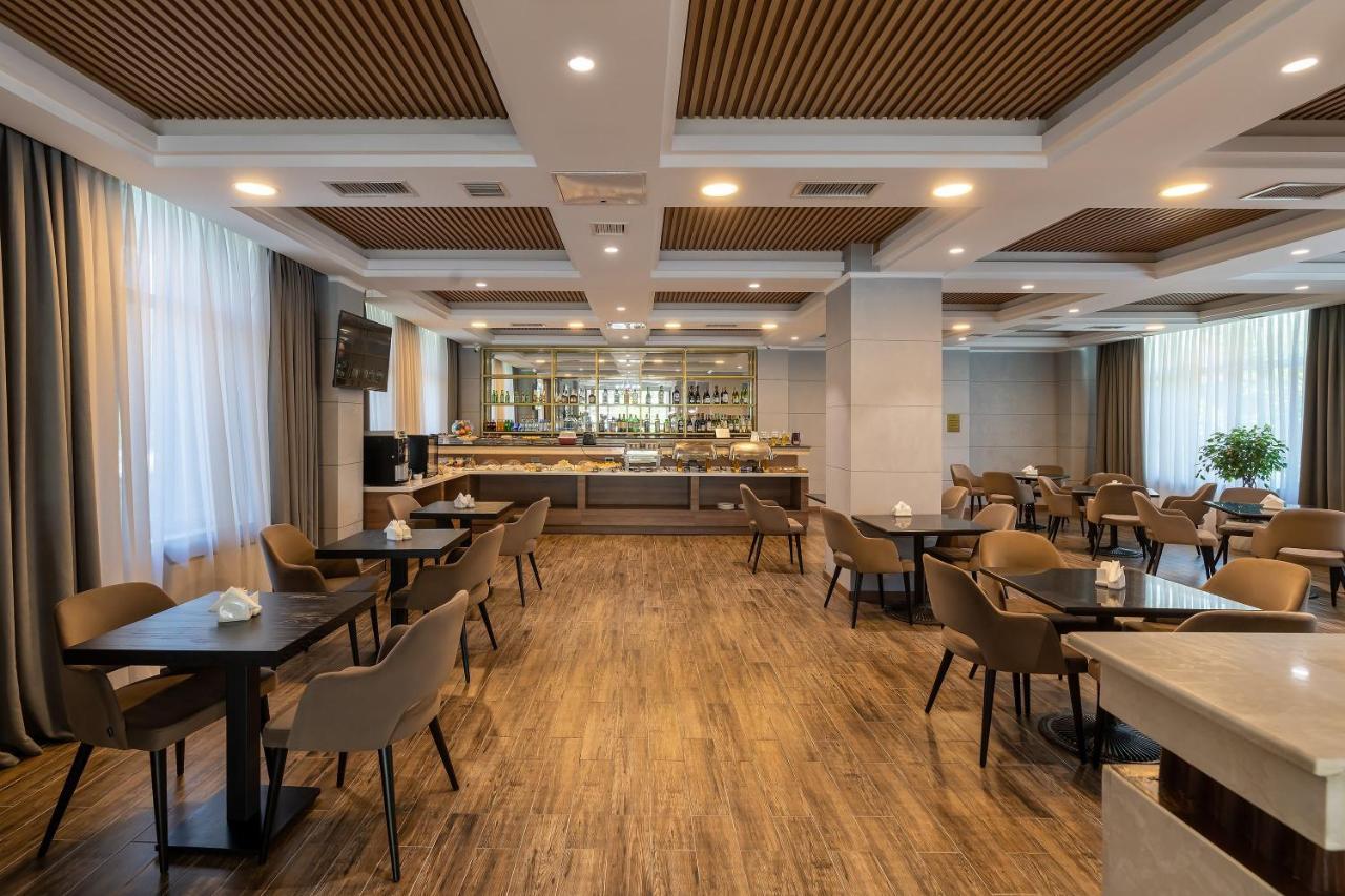 Renion Residence Hotel Almaty Exterior foto