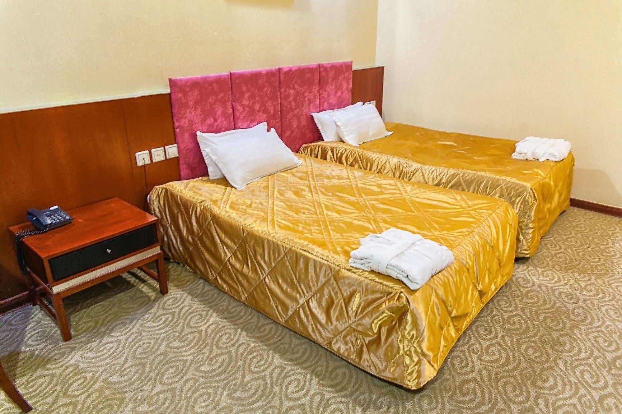 Renion Residence Hotel Almaty Exterior foto