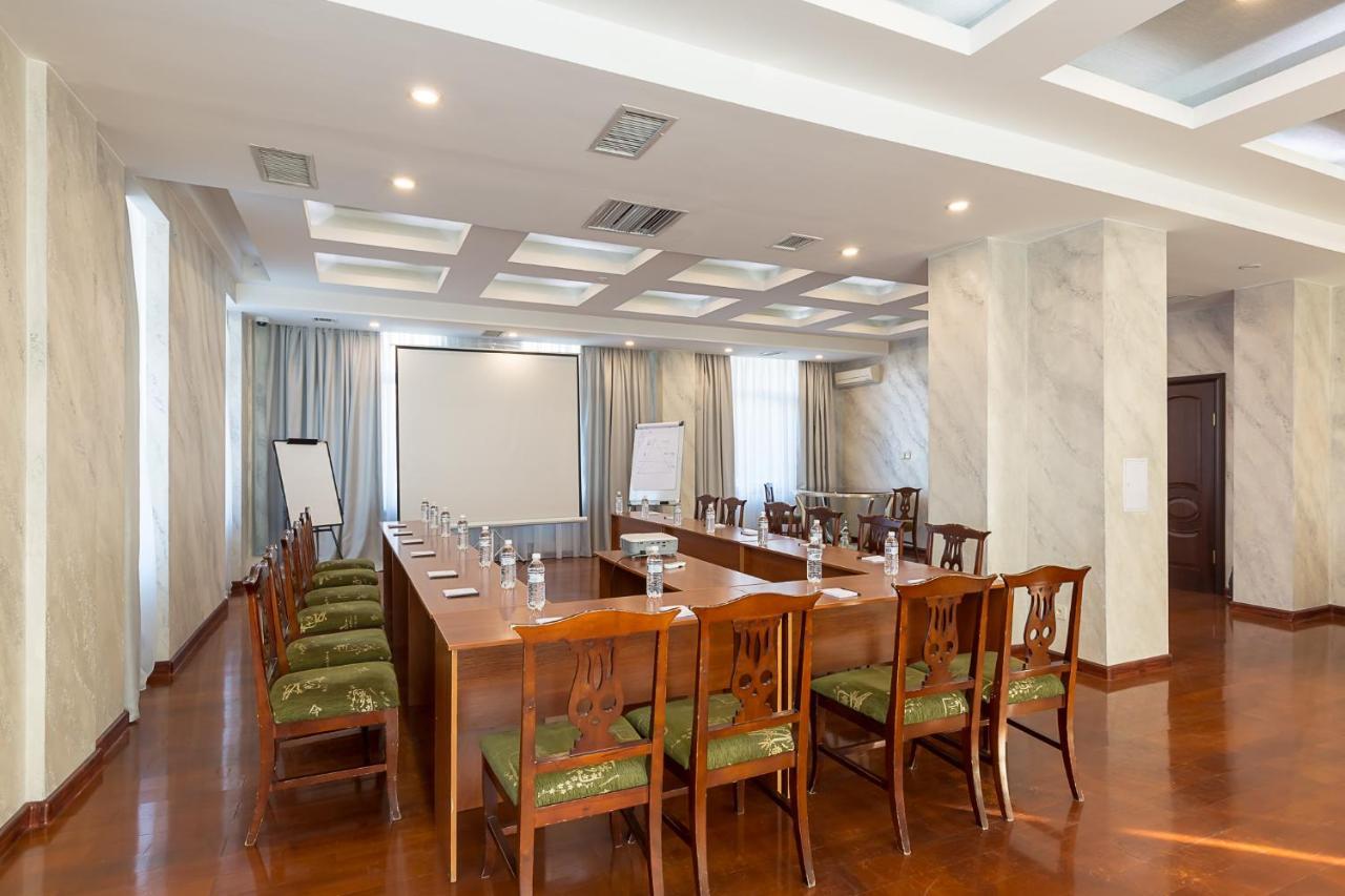 Renion Residence Hotel Almaty Exterior foto